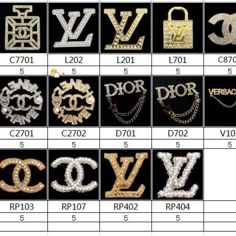 10 Croc Charms & 3 Patches